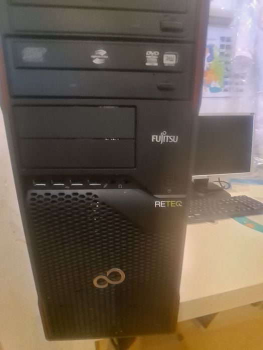 Sprzedam wszystko działa tylko trzeba wgrać Windowsa syn nie uzywa