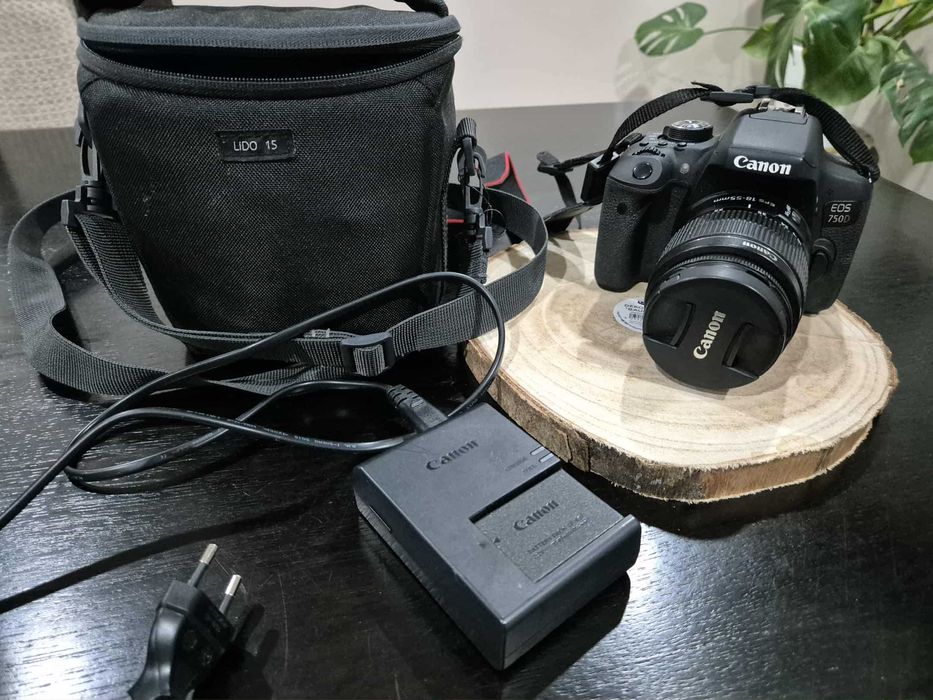 Canon EOS 750 d.     Bardzo malo używany.