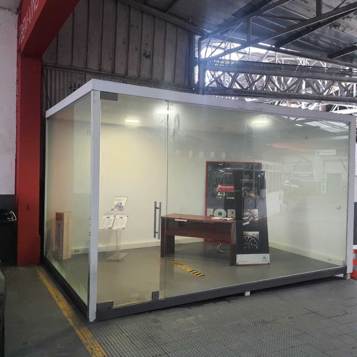 Escritorio box amovível usado com vidro e porta de vidro 15 m2