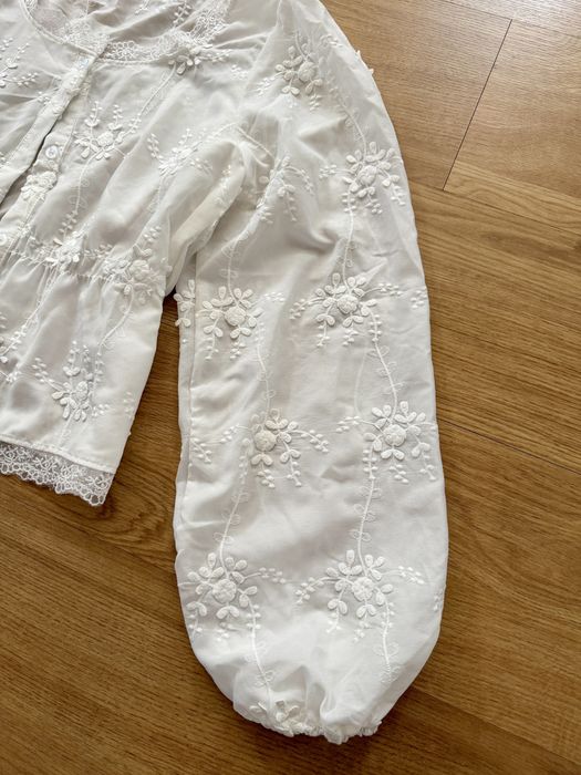 Blusa branca rendada