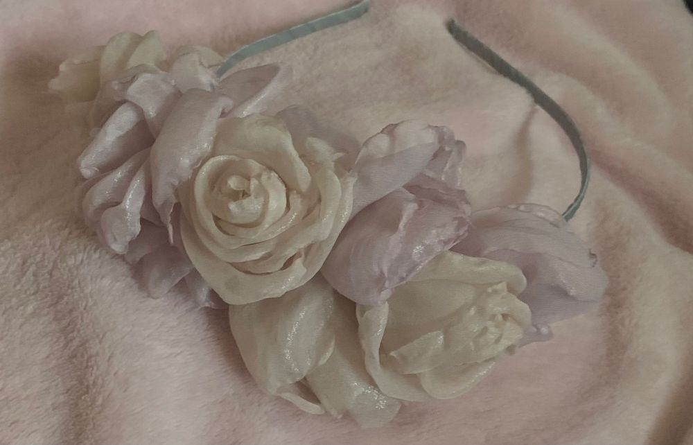 Обруч з квітами ручної роботи