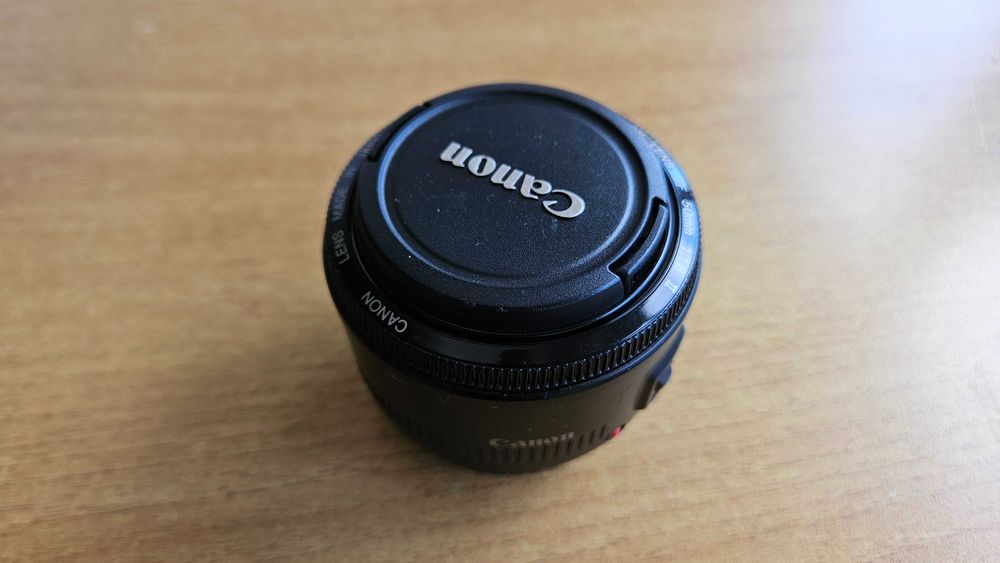 Canon EF 50mm f/1.8 II — "Nifty Fifty" (retrato, low-light)
