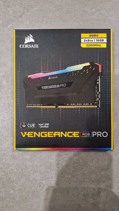 Vengeance RGB PRO DDR4 2x8gb 3200MHz  pamięć RAM