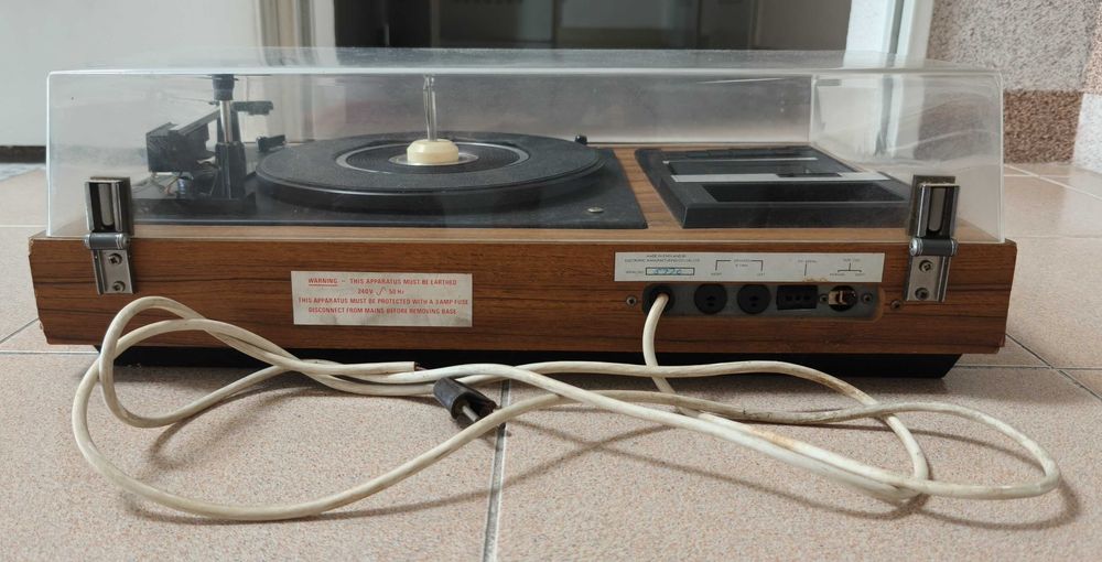 Fiesta Music Centre 20 (Gira Discos, Leitor de Cassete e Rádio)