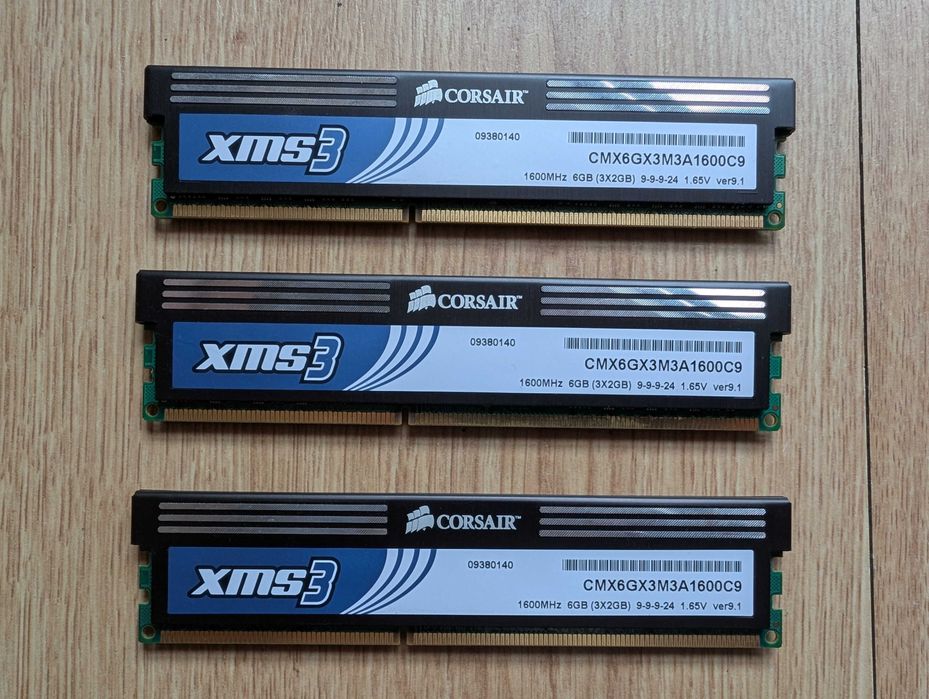 Kit Memória RAM Corsair XMS3 DDR3 6GB (3x2GB) 1600MHz