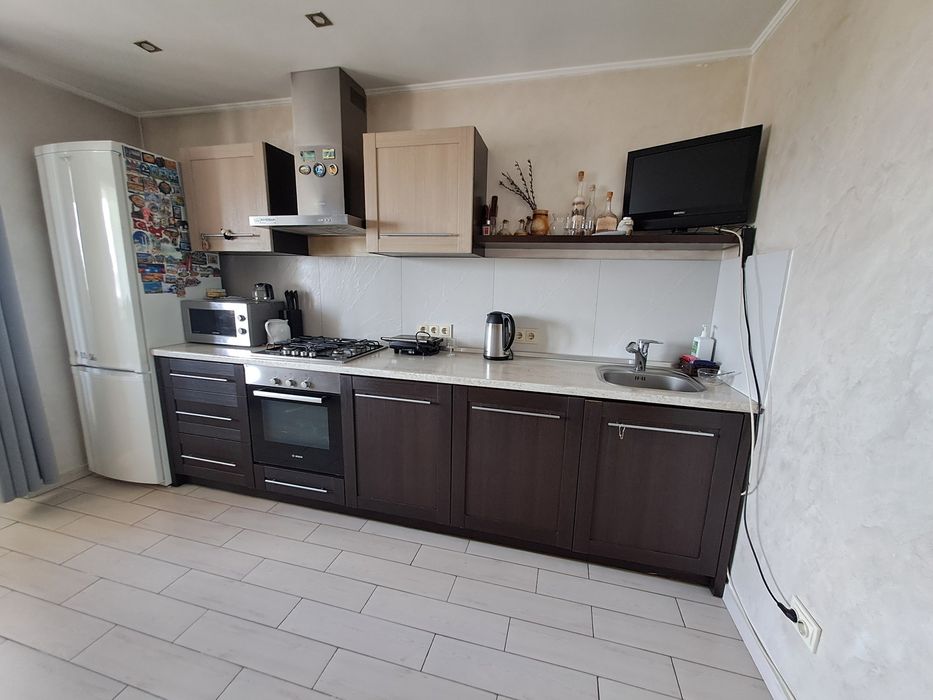 Терміново! Продаж 3к квартири 94.4 кв. м на вул. Лозовецька