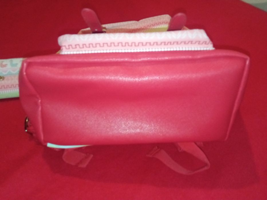 Mochila da Nici com carteira