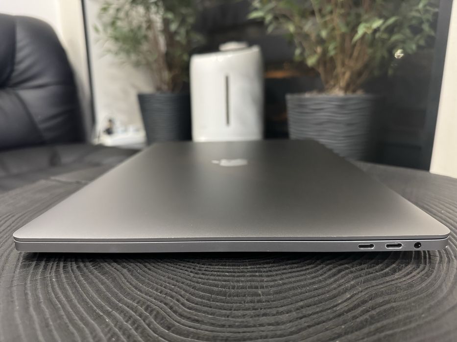 MacBook Pro 16" A2141 i9 16GB 1TB SSD Radeon Pro 5500M #2514