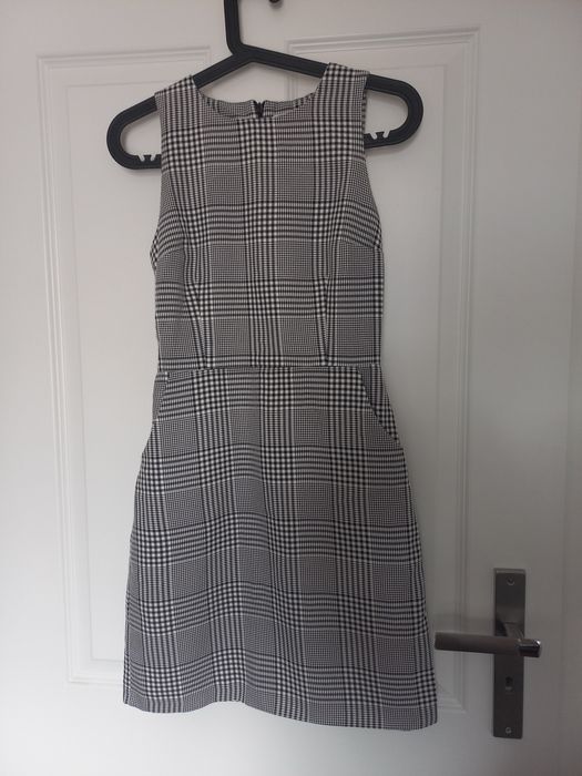 Elegancka_sukienka_krata