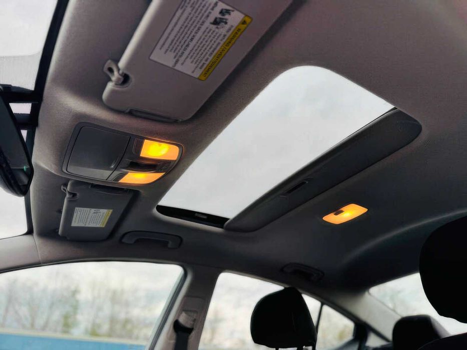 Hyundai Elantra Limited      2017