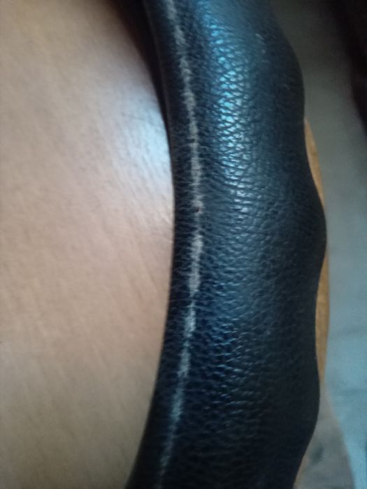 Кожаный чехол на руль для бмв.