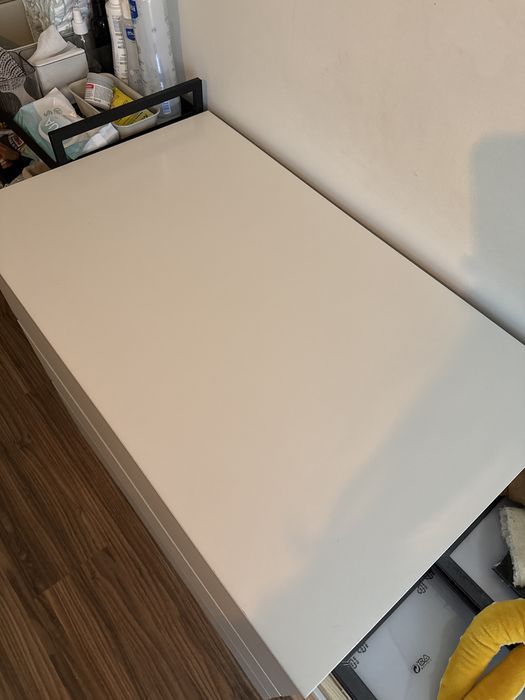 Malm Cómoda IKEA