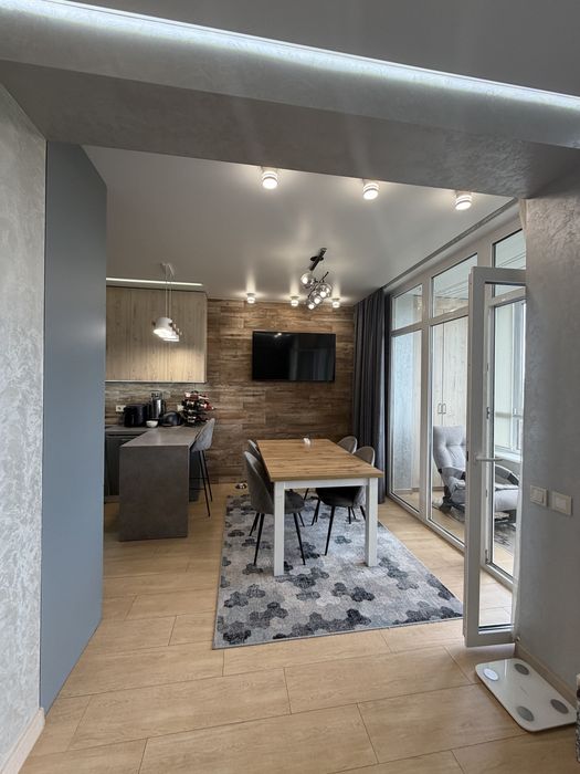 Від власника 2к + кухня-вітальня 80 м² | Новий ремонт
