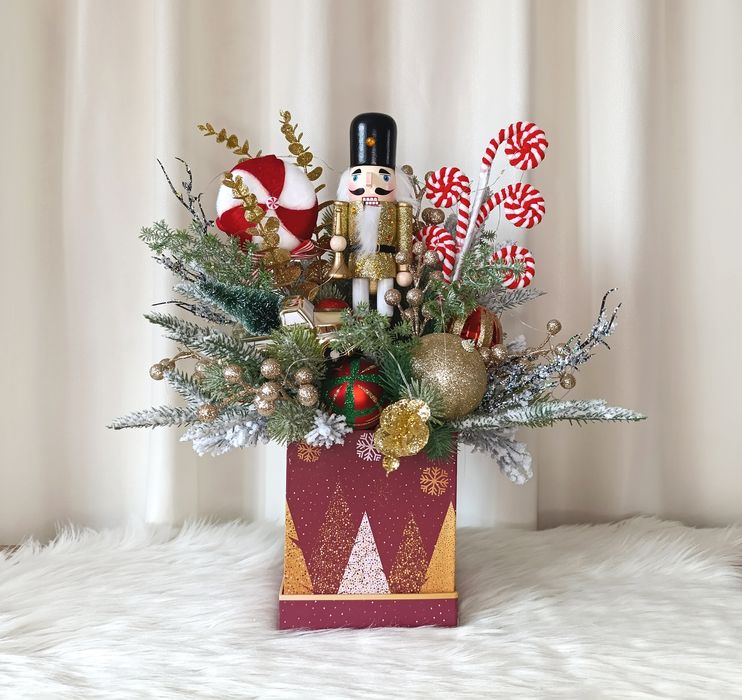 Dekoracja bożonarodzeniowa LED. Stroik świąteczny. Dziadek do orzechów