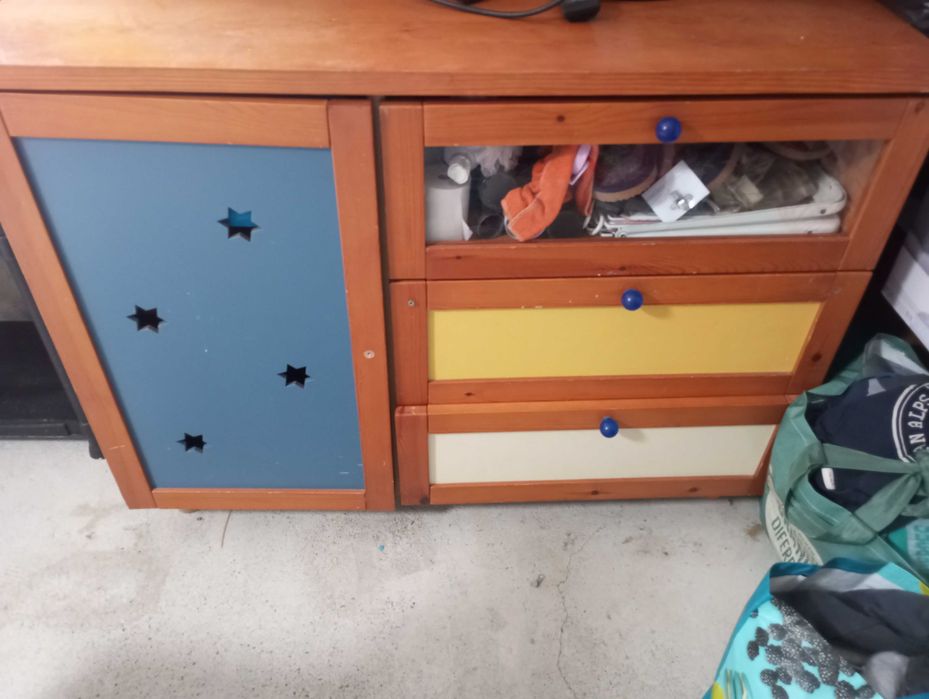 Vende se comoda em madeira