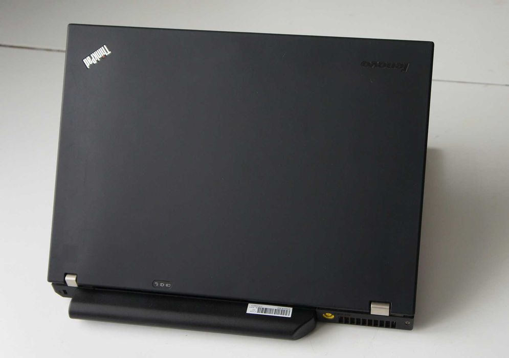 Wzmacniany laptop LENOVO T400, procesor Intel, dysk SSD