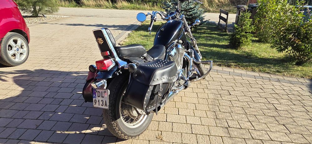 Suzuki Intruder VS 800