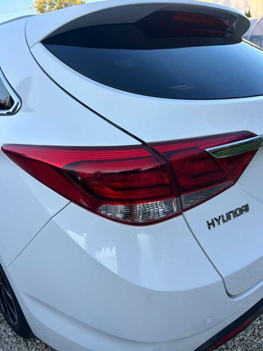 Lampa tył w błotnik prawa lewa Hyundai i40 Kombi LIft