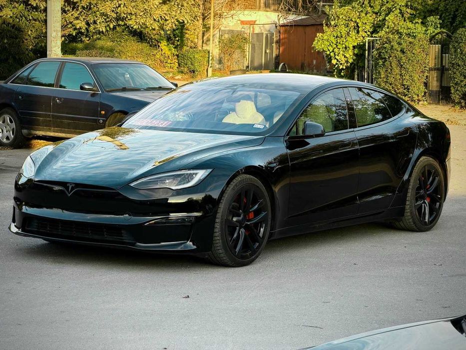 TESLA PLAID 2024 1033 к.с.