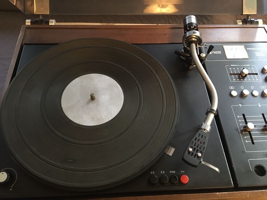 Na prezent kultowy Fonomaster 76  WG 610 UNITRA FONICA gramofon PRL