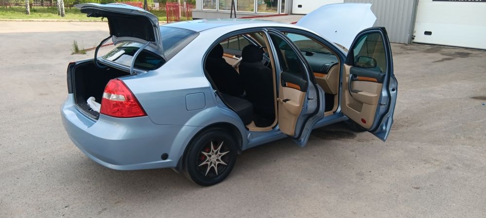 Продам Авео от первого хозяина 160тыс.