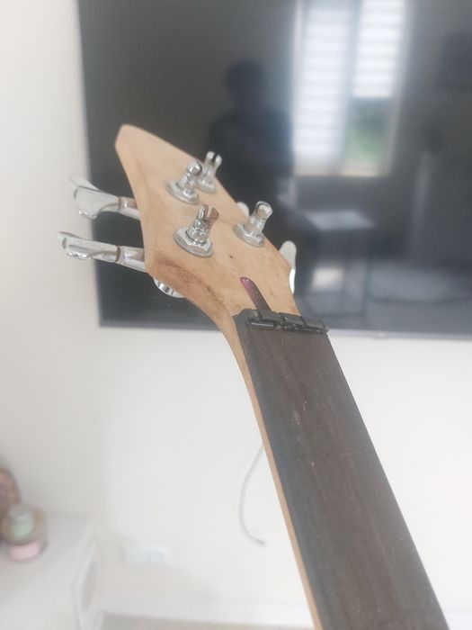 Бас гітара Squier mb4