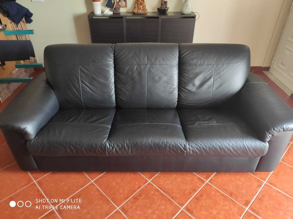 Sofá de 3 lugares muito confortável