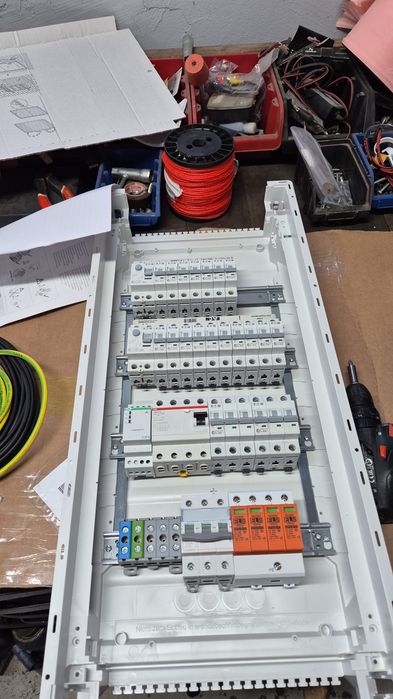 usługi elektryczne , wykończenia wnętrz