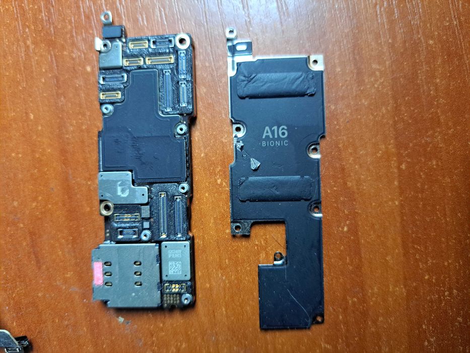 запасные части на Apple iPhone 14 Promах