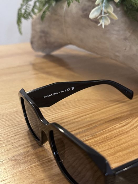Okulary przeciwsłoneczne Prada dwie sztuki – czarne, unisex, nowe, rozmiar uniwersalny
