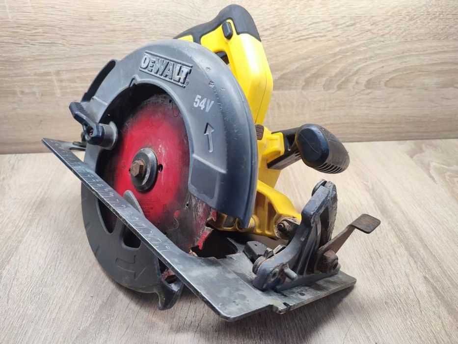 Pilarka tarczowa DeWalt DCS575 BODY