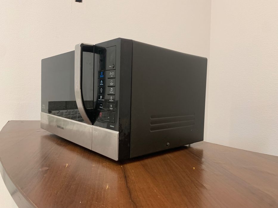 Мікрохвильова піч Samsung MW89MSTR — 2000 грн