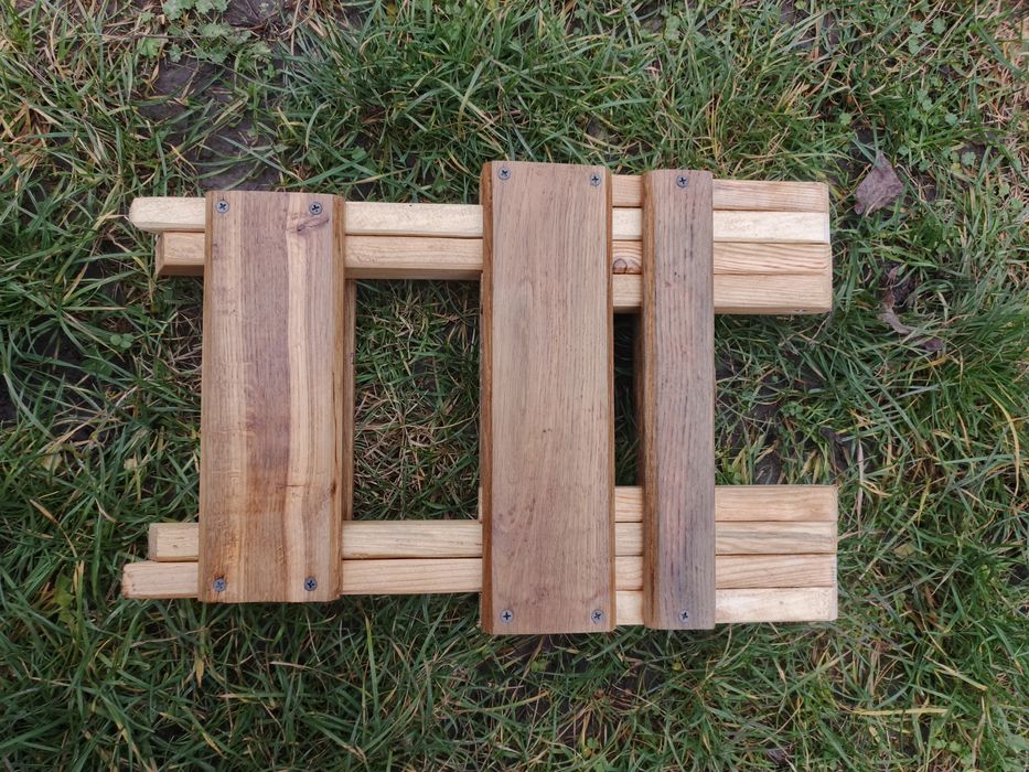 Стілець складний з дерева