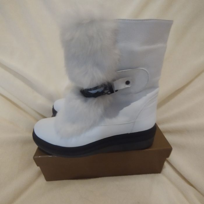 Сапожки  жіночі шкіряні.