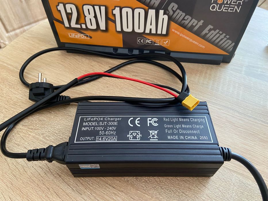 LiFePO4 акумулятор 12.8V + Заряднe(кабелі, запобіжник, xt-60)