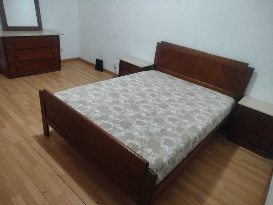 Quarto de casal grande com varanda