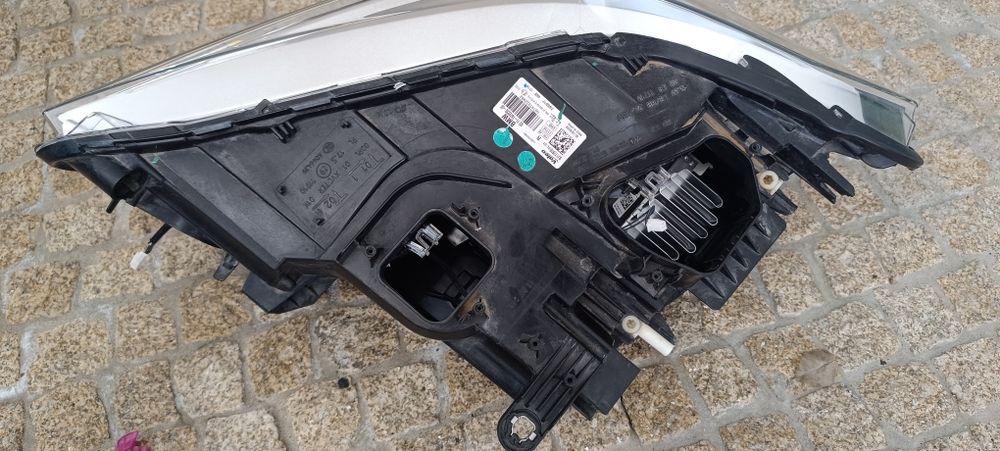 Farol BMW X1 F48  Full Led