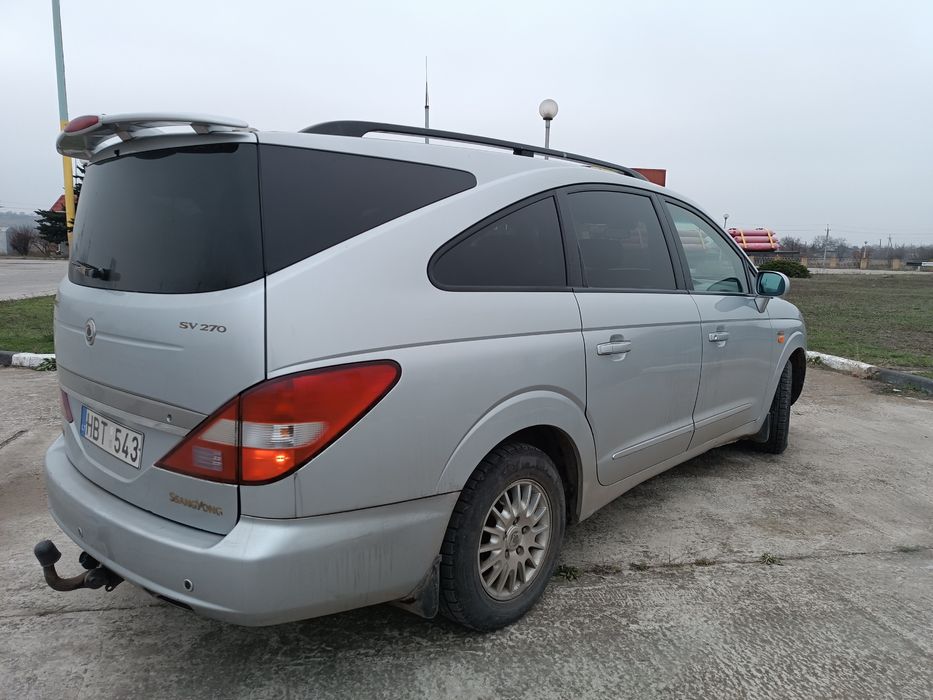 Продам SsangYong. Минивен 7 мест . Турбо дизель 2,7 объем. На полном ходу. Состояние отличное. На зимней резины. Полный 4х4 провод. Салон чистый ухоженный.