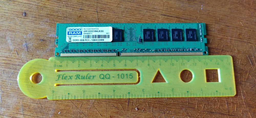 ОЗУ DDR3 2GB 1 штука