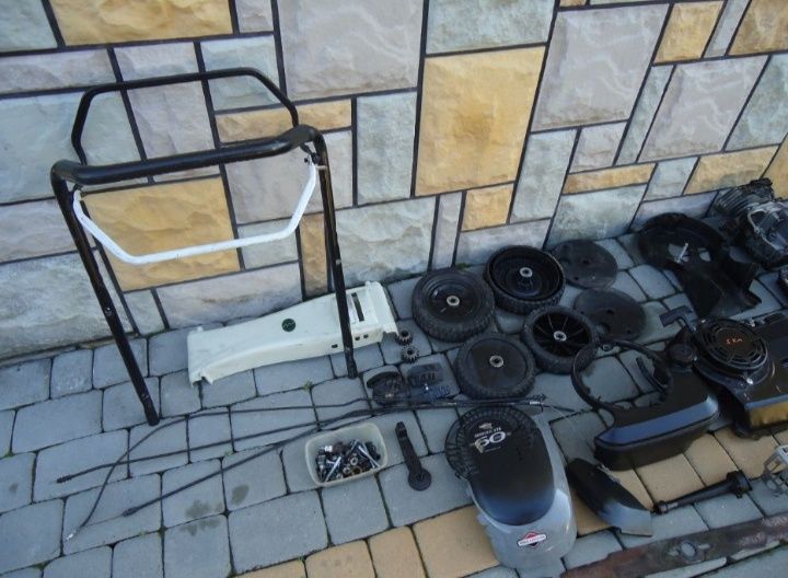 Запчастини двигуна Briggs Stratton