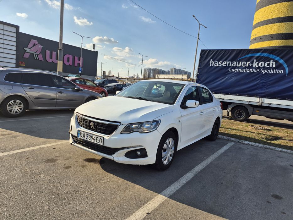 Продам Пежо 2017 год 3700$