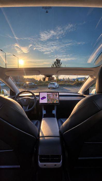 Tesla model 3 long range 498 cv