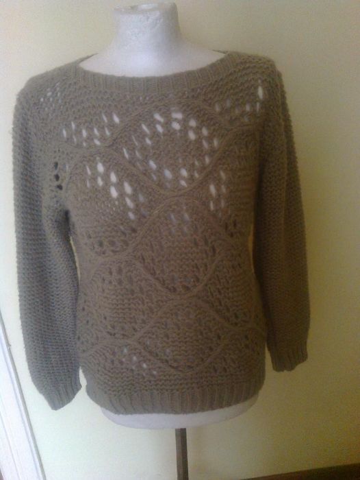 Piękny leciutki sweterek włoski