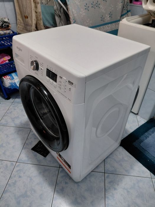 Pralka Whrilpool FFL 6038 B PL, uszkodzona, na części.
