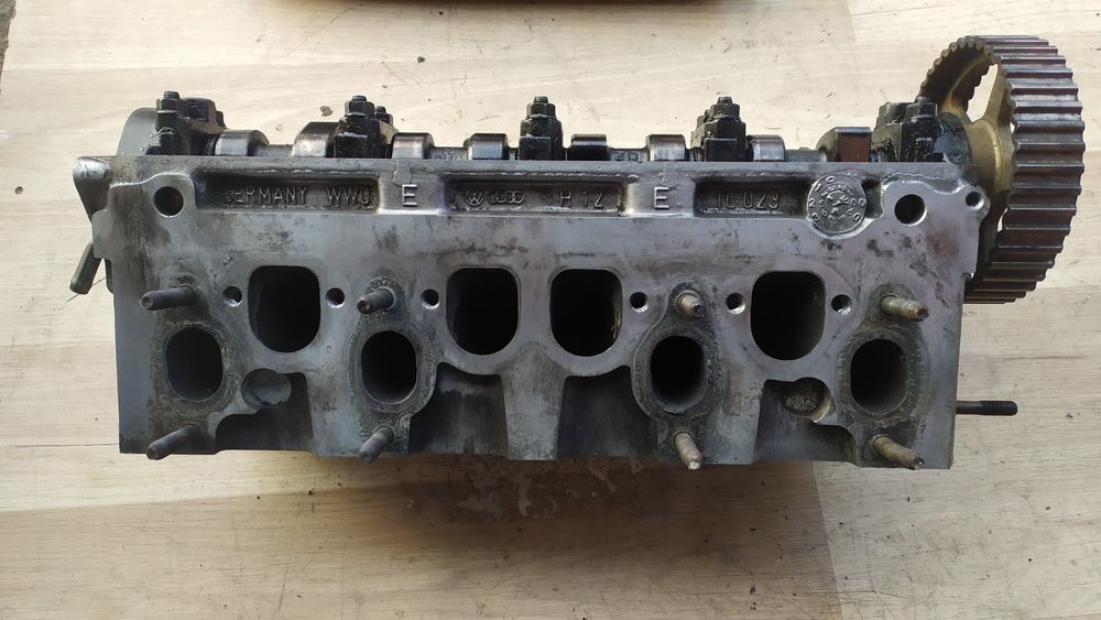 Головка 1.9 SDI TDI Skoda Octavia Fabia VW Caddy Golf 038103373E ГБЦ