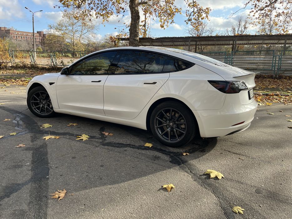 Продам Tesla model 3 2020
