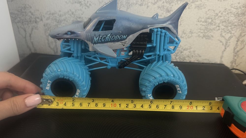 Автомодель Monster Jam Megalodon  машинка іграшка
