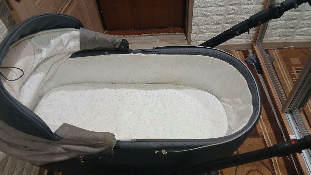 Продам коляску 2 в 1