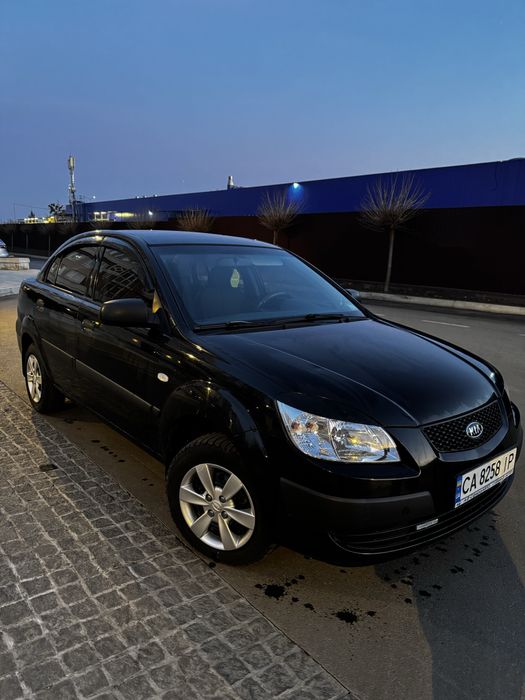 Продам машину kia rio 2009