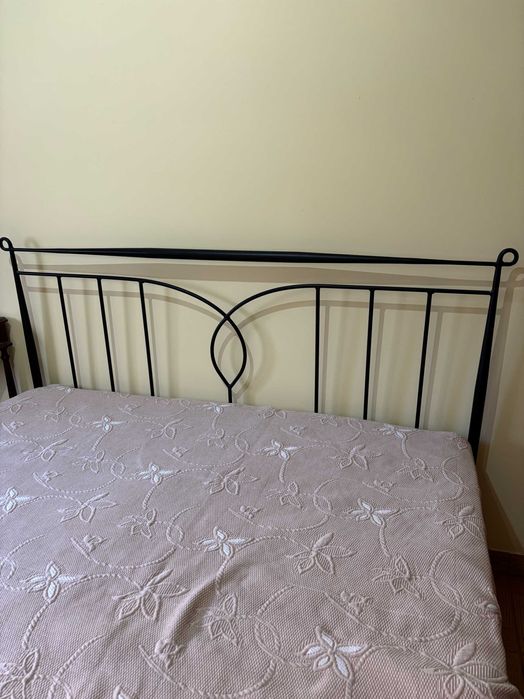 Cama em ferro + colchão